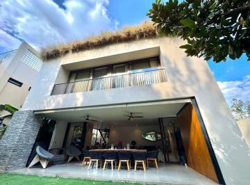 Casa de 4 habitaciones, Zapopan · Casa en Venta Arauca I, Zona Real, Av General Ramón Corona, Zapopan