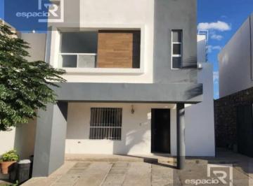 Casa · 124m² · Casa en Fraccionamiento Privado a un Costado de La Ulsa