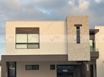 Casa · 279m² · 3 Recámaras · 3 Estacionamientos · Casa en Renta en García