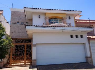 Casa de 3 habitaciones, Culiacán · Confortable, Lujosa, con Vista Panorámica