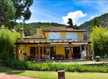 Casa en condominio de 4 habitaciones, Valle de Bravo · Casa en Venta en Condominio con Amenidades en Valle de Bravo