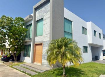 Casa en condominio de 4 habitaciones, Zapopan · Residencia en Venta Valle Imperial, Coto Manzanos, Zapopan, Jal.