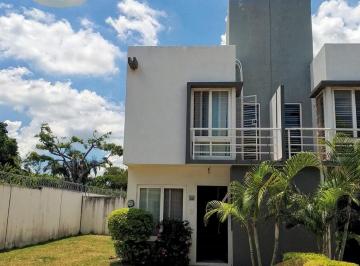 Casa · 82m² · 3 Recámaras · 2 Estacionamientos · Casa en Venta en Frac. Dream Lagoons