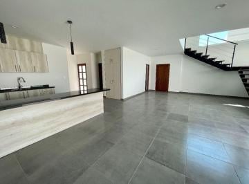 Casa · 256m² · 4 Recámaras · 2 Estacionamientos · Casa en Venta en Lomas de Cortés en Cuernavaca