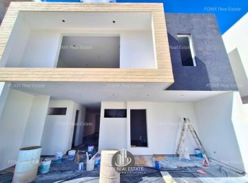 Casa · 260m² · 4 Recámaras · 3 Estacionamientos · Casa en Preventa en Sierra Nogal III Sección