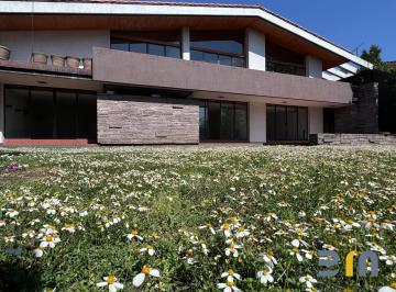 Casa · 757m² · 3 Recámaras · 4 Estacionamientos · Bosque de Las Lomas. Casa en Venta