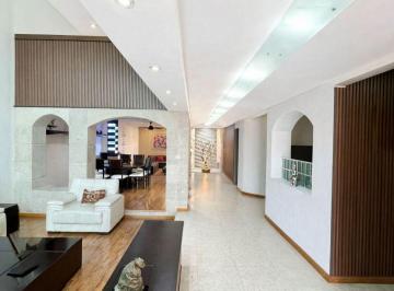 Casa de 4 habitaciones, Querétaro · Casa en Venta en Centro Sur de Querétaro, con Doble Altura en Sala