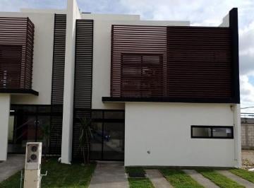 Casa de 4 habitaciones Venta MN 2,995,000 · Casa en Venta Centrica en Pachuquilla con Roof Garden Privada con Amenidades Cerca de La Universidad