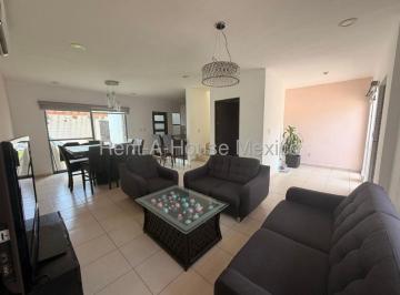 Casa · 117m² · 3 Recámaras · 2 Estacionamientos · Renta Casa Amueblada con Estudio en Planta Baja, El Mirados, El Marques Querétaro. Cmz