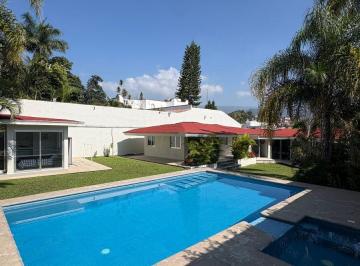 Casa de 4 habitaciones, Cuernavaca · Casa en Zona Dorada en Una Sola Planta