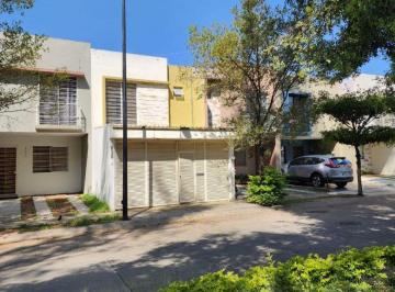 Casa de 2 habitaciones, San Pedro Tlaquepaque · Parques del Bosque