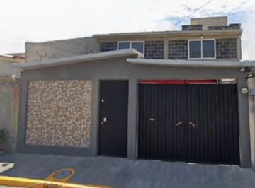 Casa de 3 habitaciones, Ecatepec de Morelos · Venta de Casa en Adolfo Ruiz Cortinez en Ecatepec. Recuperacion Bancaria