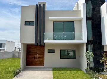 Casa de 3 habitaciones, Zapopan · Casa en Venta Valle Imperial Zapopan Jalisco
