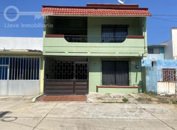 Casa · 210m² · 5 Recámaras · 1 Estacionamiento · Casa en Venta en Hortensia, Col. Rancho Alegre I, Coatzacoalcos, Ver.