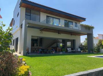 Casa · 5 Recámaras · 3 Estacionamientos · Casa - Fraccionamiento Paraíso Country Club