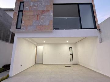 Casa · 194m² · 3 Recámaras · 2 Estacionamientos · Casa en Venta en Fracc. Punto Lomas Residencial, Alvarado Veracruz.