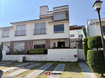 Casa · 260m² · 3 Recámaras · 3 Estacionamientos · Casa en La Floresta