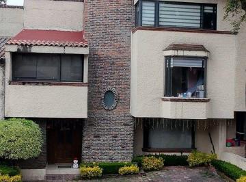 7c9b76248d739910999dbc5e61254fbe4b36fed85cc69c5d3d16202667c945c5 · Casa en Condominio en Venta con Excelente Distribución, Olivar de Los Padres.