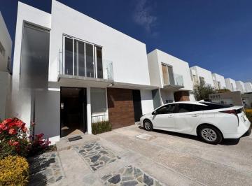 Casa de 3 habitaciones, Querétaro · Casa en Venta de 3 Habitaciones con Baño Cada Una, en Condesa Juriquilla, Qro