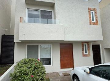 Casa en condominio de 4 habitaciones, Querétaro · Casa en Venta en Cumbres Cond. Olivos en Juriquilla