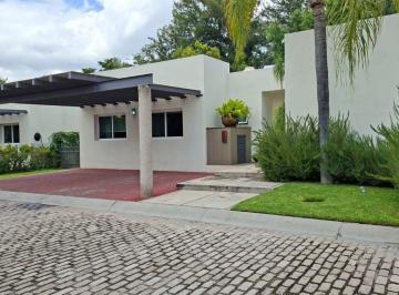 Casa en condominio de 3 habitaciones, Tlajomulco de Zúñiga · Casa en Venta de Una Planta, en Coto Gavilanes Oriente