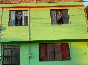 Casa · 131m² · 4 Recámaras · Propiedad en Venta con 4 Departamentos - (4)