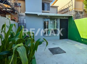 Casa · 200m² · 3 Recámaras · 1 Estacionamiento · Casa en Venta. Solo Contado. - (4)
