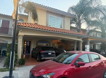 Casa de 4 habitaciones, Celaya · Casa en Venta en El Fraccionamiento Las Alamedas