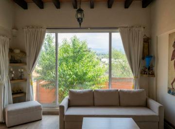 Casa de 4 habitaciones, Cuernavaca · Casa con 4 Recámaras y 273 m² Superficie de Terreno en Venta en Cuernavaca