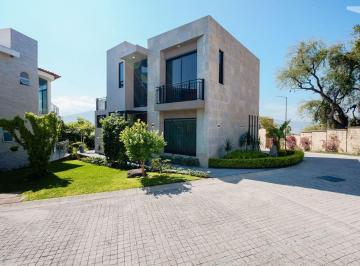 Casa en condominio · 314m² · 4 Recámaras · 2 Estacionamientos · Casa con Increíbles Vistas Al Lago de Chapala, 4 Habitaciones, Coto Privado, a 5 Min. de Raquet Club