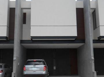 Casa · 144m² · 2 Recámaras · 2 Estacionamientos - MARIA EUGENIA NAVARRETE MANZANILLA · Casa en Renta Amueblada y con Alberca Zona Norte de Mérida