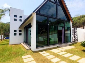 Casa · 304m² · 4 Recámaras · 6 Estacionamientos · Venta de Casa en Ixtapan de La Sal