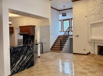 Casa · 421m² · 3 Recámaras · 2 Estacionamientos · Casa en Venta en Bosques de San Francisco