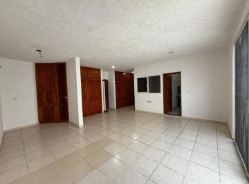 Casa · 261m² · 3 Recámaras · 2 Estacionamientos · Casa en Venta en Real del Angel