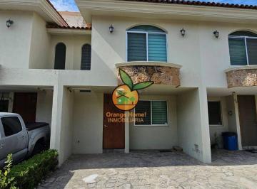 Casa en condominio de 2 habitaciones, Zapopan · Casa en Venta en Coto Privado Villa Tules, Zapopan