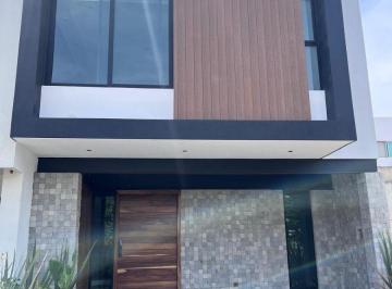 Casa de 3 habitaciones, Zapopan · Casa en Venta en La Cima