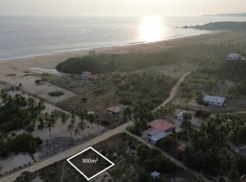 Terreno / Lote , San Pedro Pochutla · Terreno en Venta en Playa Tahueca de 300 m²