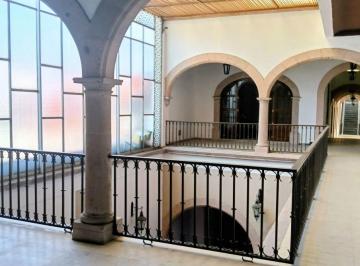 Casa de 15 habitaciones, Morelia · Casa en Venta en Centro Histórico de Morelia a Dos Cuadras de La Catedral