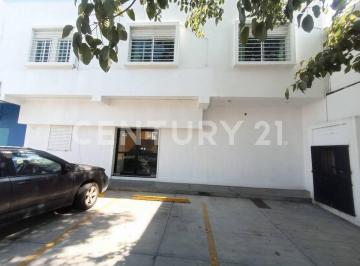 Local comercial · 78m² · 4 Estacionamientos · Local en Renta en Real Bugambilias