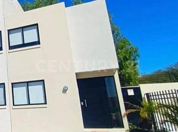 Casa · 70m² · 2 Recámaras · 1 Estacionamiento · Casa en Venta Santuario de Los Olvera