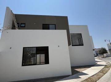 Casa · 307m² · 3 Recámaras · 2 Estacionamientos · Mayorazgo Residencia en Venta