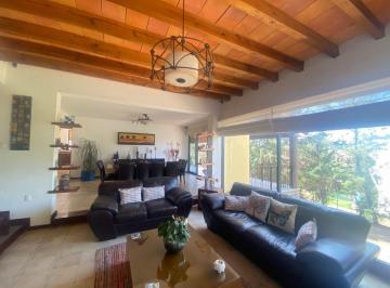 Casa · 2000m² · 4 Recámaras · 4 Estacionamientos · Casa en Venta en Cañada de Bustos