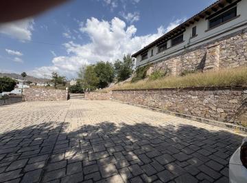 Oficina · 2960m² · 4 Estacionamientos · Amplio Inmueble en Renta en Guanajuato, Gto.