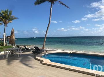Departamento · 147m² · 3 Recámaras · 1 Estacionamiento · Departamento Amueblado en Renta a Pie de Playa Puerto Juarez Cancun