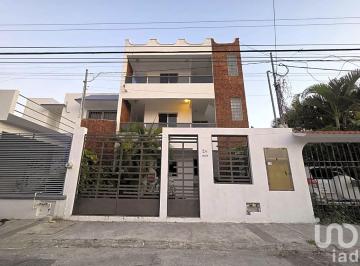 Edificio · 258m² · 6 Recámaras · Edificio en Venta en Cancún, con 6 Departamentos, a 1 Km del Puente Nichupté