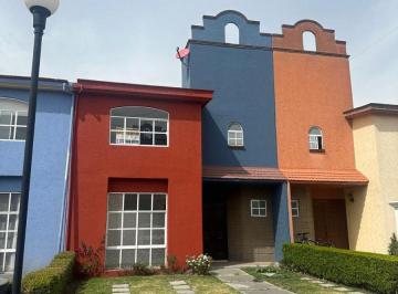 Casa de 3 habitaciones, Toluca · Venta en La Galia, en Toluca Cerca del Aeropuerto a 5 Min de Tollocan, Privada con Vigilancia