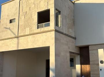 Casa · 212m² · 3 Recámaras · Casa en Circuito Cerrado con Amenidades