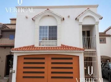 Casa · 180m² · 3 Recámaras · 2 Estacionamientos · Casa en Quinta Sebastian