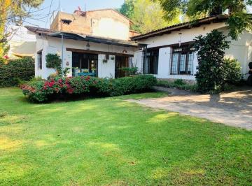 Casa · 475m² · 3 Recámaras · 3 Estacionamientos · Venta Casa en El Pueblo Valle de Bravo.
