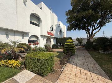 f8e5457f18e1a3d74d36e63a70960658c6f734a203d048ee9c12b4a95ebea54c · Villa Alta, Casa en Cuajimalpa, Venta